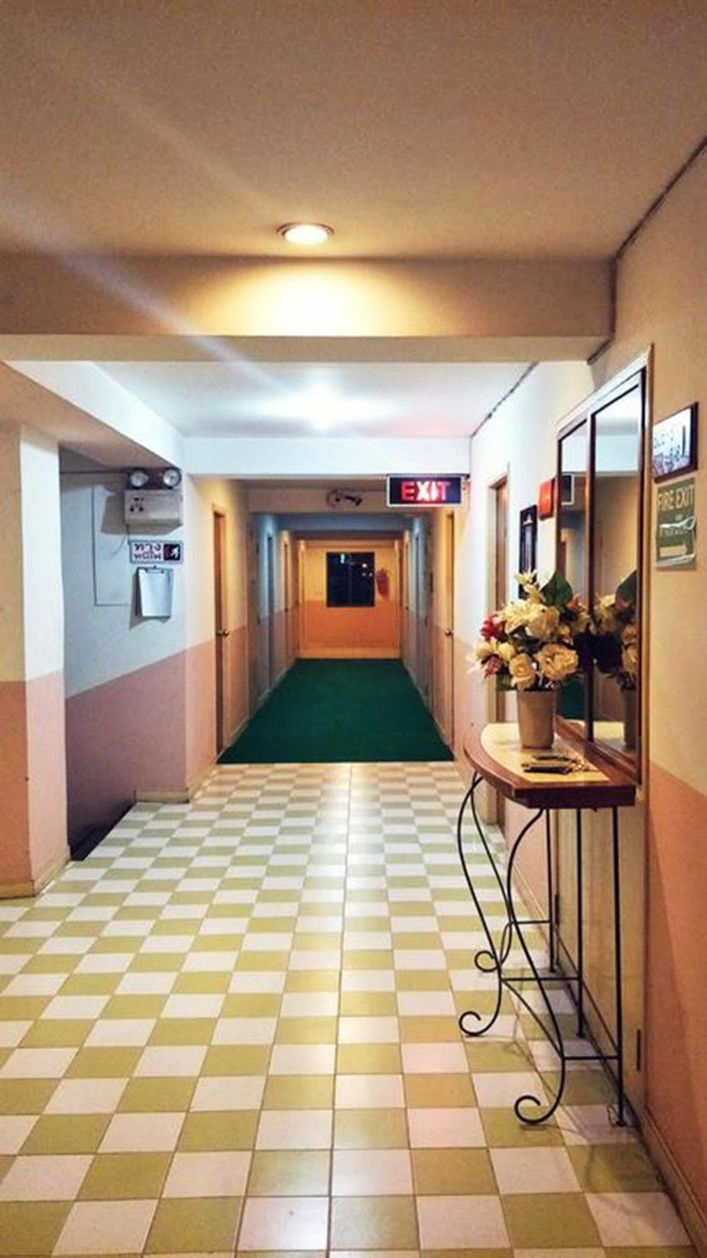 Sena Place Hotel Bangkok Bagian luar foto